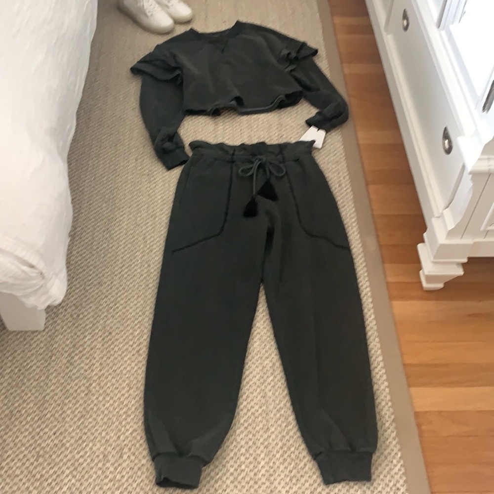 🥰 Lounge Set Ruffle Crop High Waist Jogger 7forallmankind - Picture 4 of 11